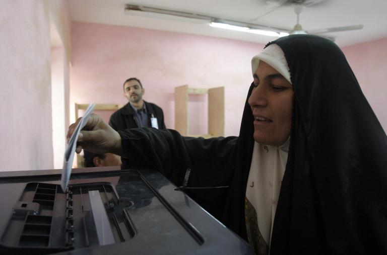 Iraqi voters cast ballots