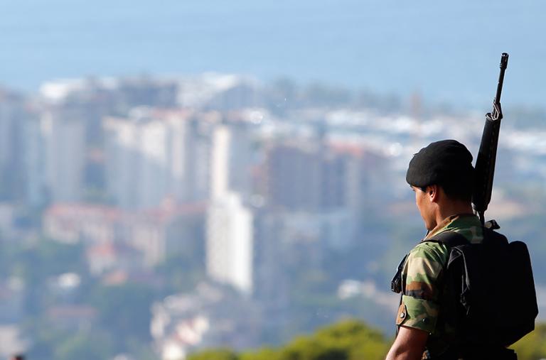 A Lebanese Armed Forces (LAF) soldier
