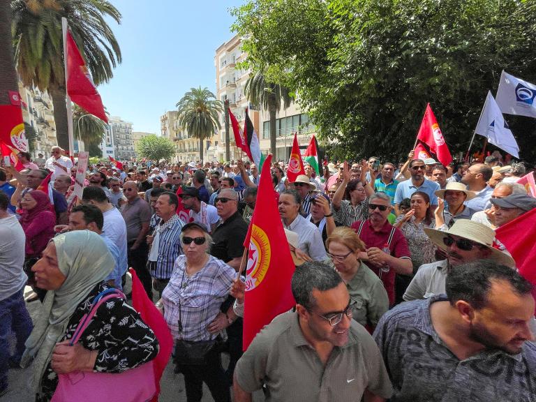 Tunisian demonstrators outside the general union building (UGTT), June 2022