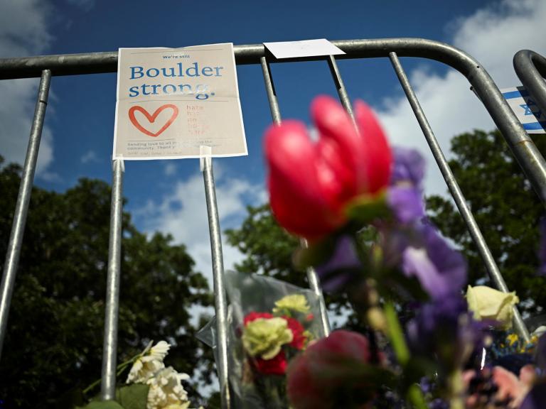Flowers mark an impromptu memorial for victims of the June 1, 2025 terrorist firebombing attack in Boulder, Colorado - source: Reuters