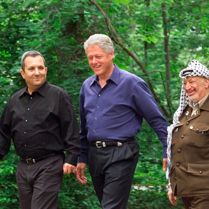 Photo of Ehud Barak, Bill Clinton, and Yasser Arafat at Camp David, July 2000.