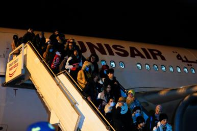 Tunisian citizens who fled the Russian invasion of Ukraine arrive in Tunis - Source: Reuters