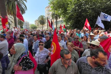 Tunisian demonstrators outside the general union building (UGTT), June 2022