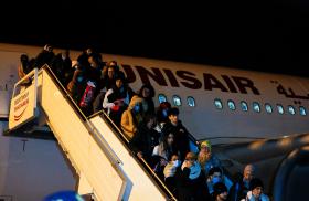 Tunisian citizens who fled the Russian invasion of Ukraine arrive in Tunis - Source: Reuters